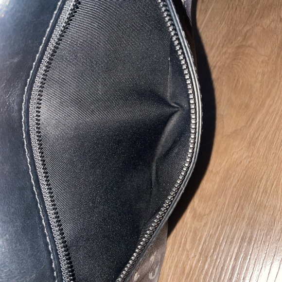 LOUIS VUITTON - Unisex Black/Silver Limited Edition Monogram Galaxy Bumbag - Picture 11 of 12